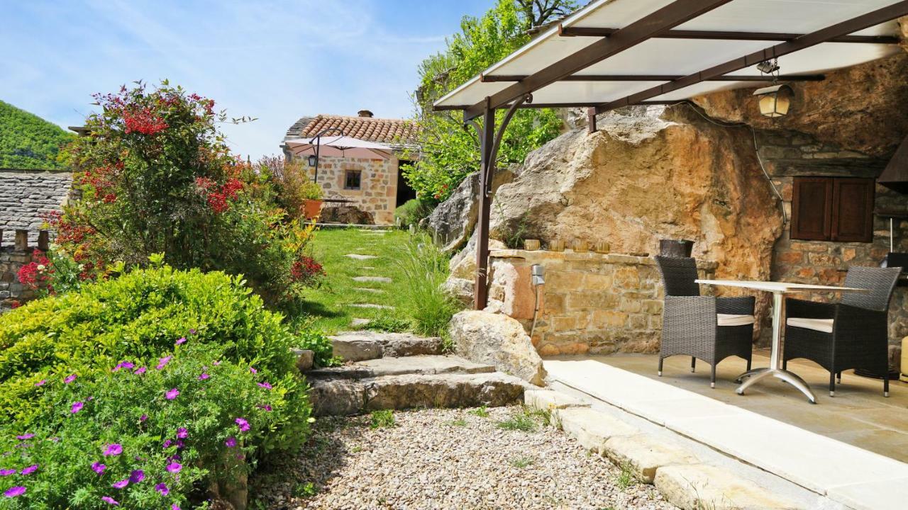 Le Colombier Saint-Veran La Roque-Sainte-Marguerite Exterior photo